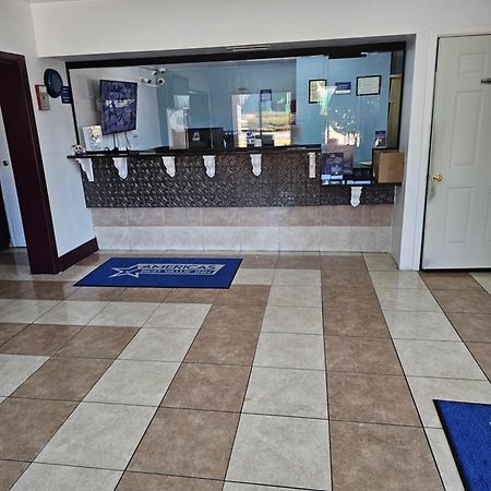 Americas Best Value Inn Стокбридж Экстерьер фото