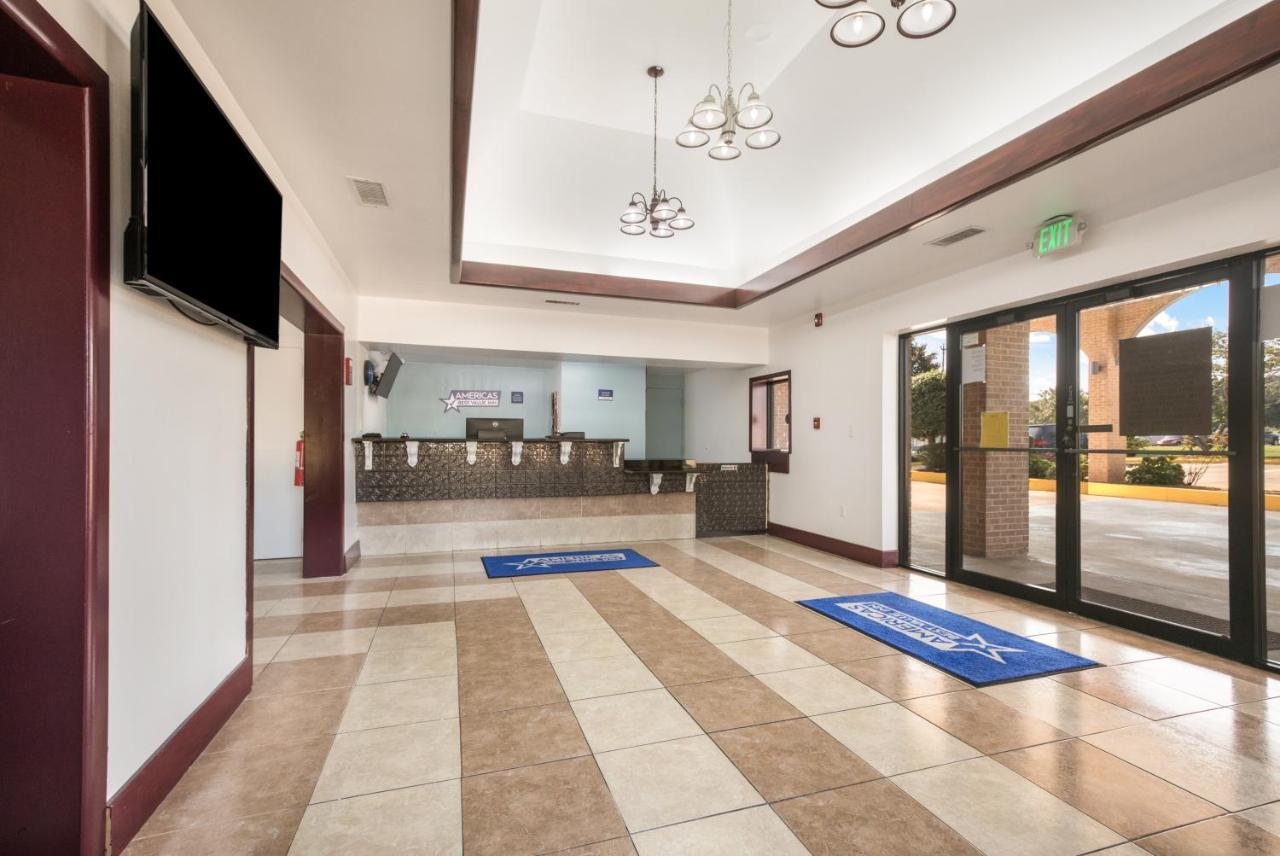 Americas Best Value Inn Стокбридж Экстерьер фото