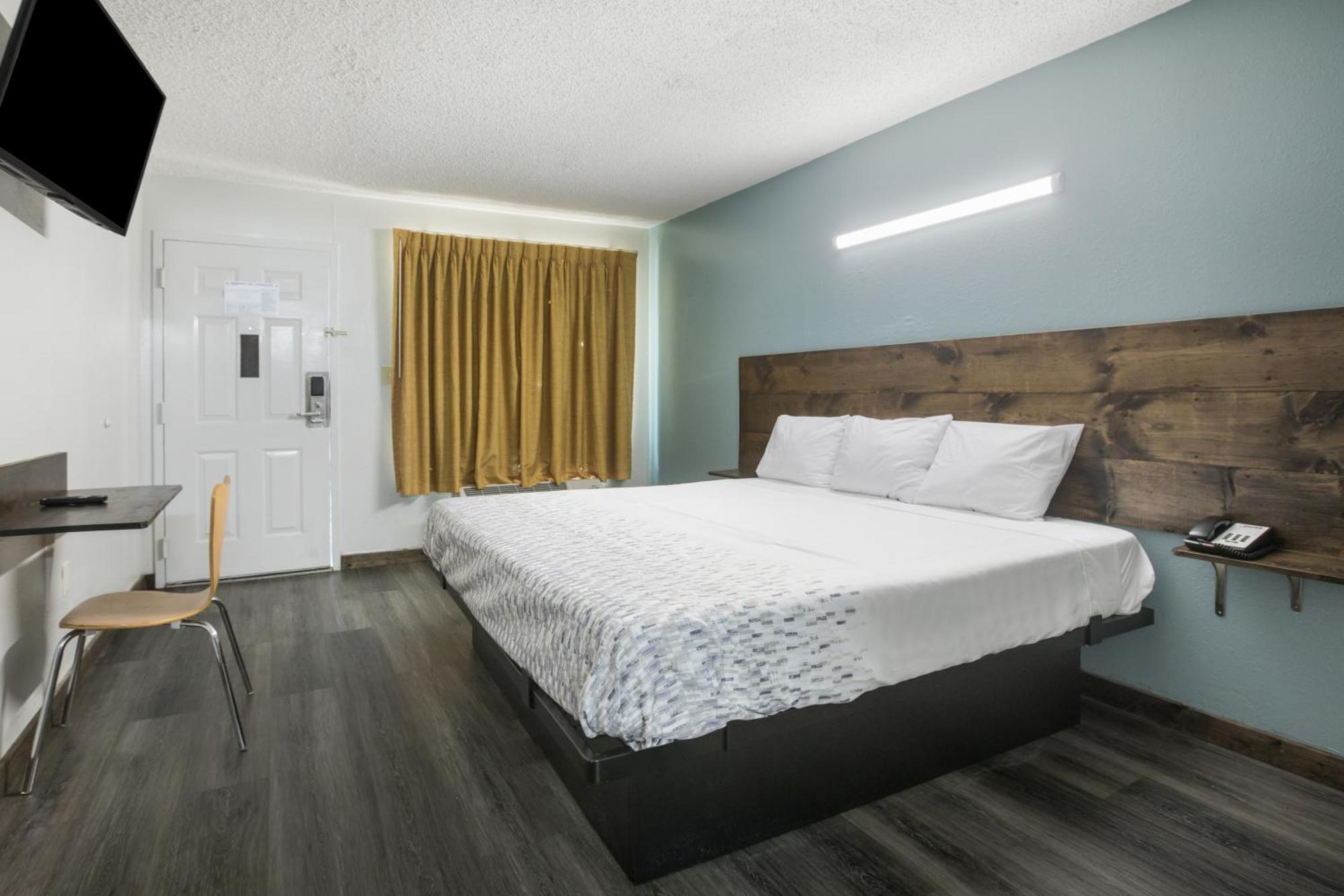 Americas Best Value Inn Стокбридж Номер фото